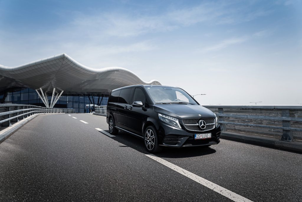 Mercedes-Benz V-Class 300d 4Matic AMG Extra Long