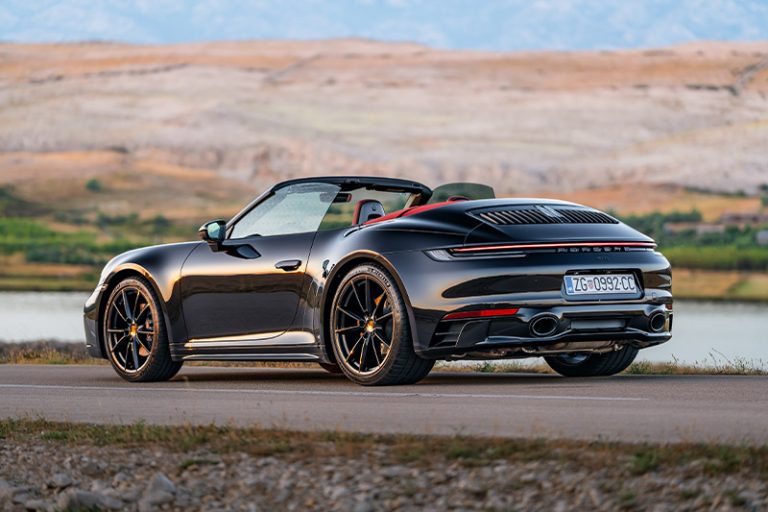Porsche 911 Carrera Cabriolet PDK 992